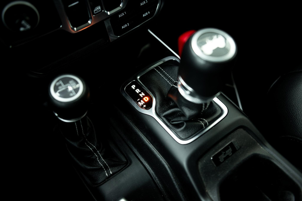 48880740-17.jpg