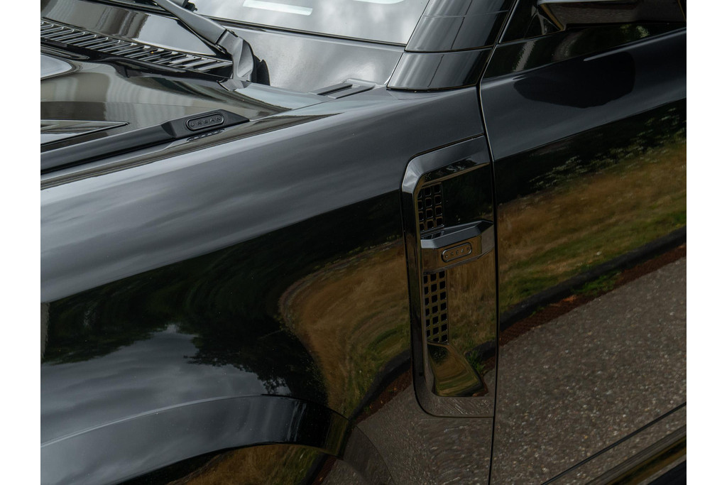 55399710-5.jpg